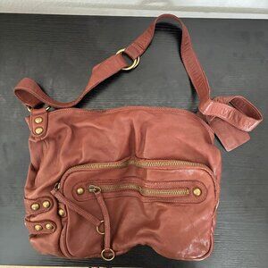 Linea Pelle leather messenger bag